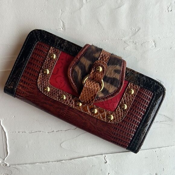 Crocodile Wear Vintage Crocodile Embossed Leather Wallet with Studs - Picture 1 of 5